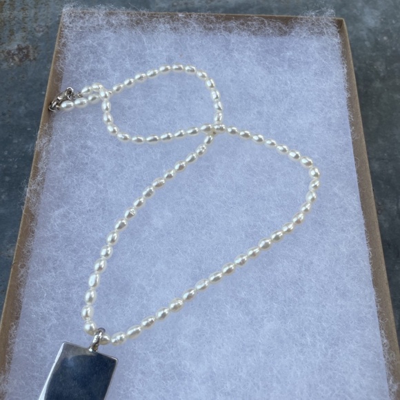 Pearl Sterling silver Necklace with square seed Pendant - Picture 3 of 4